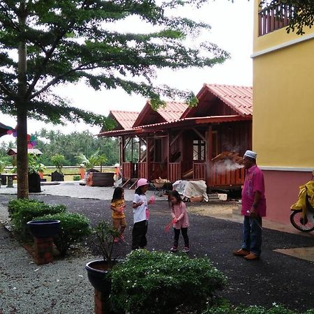 Chalet Kb Wakaf Kayu Kota Bharu Eksteriør billede